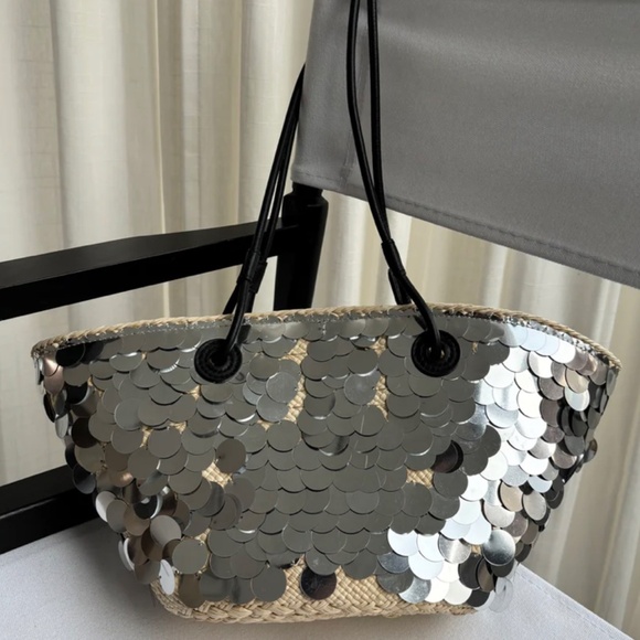Pre-Owned Loewe Paula's Ibiza Small Sequin Anagram Basket Bag Silver - Picture 4 of 10